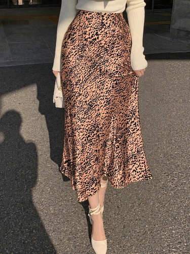 Leopard Fitted Solid Silk Fishtail Skirt