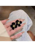 1 Pair Of Small And Exquisite Black Velvet Flower Earrings