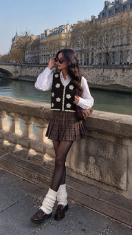 Parien Crochet Flower Pearl Button Knit Vest