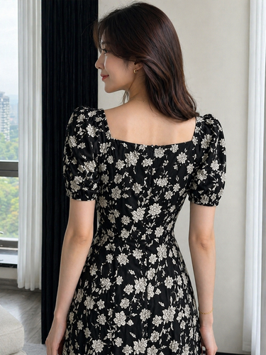 Ditsy Floral Square Neck Elegant Short Sleeve Dress