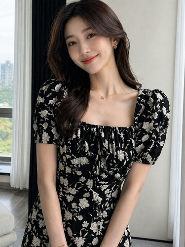 Ditsy Floral Square Neck Elegant Short Sleeve Dress