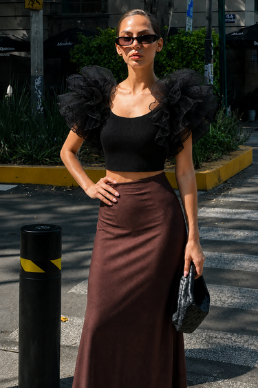 Exaggerated Ruffle Ribbed Solid Top