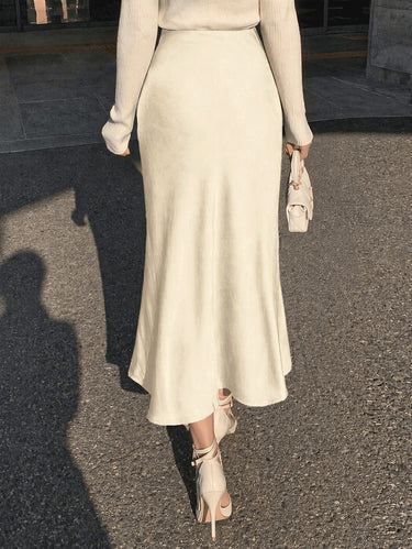 Fitted Solid Satin Fishtail Skirt