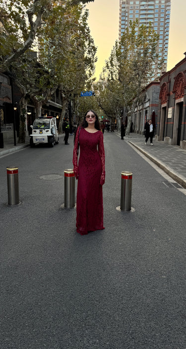 Parien Burgundy Flare Sleeve Fitted Backless Round Neck Dress